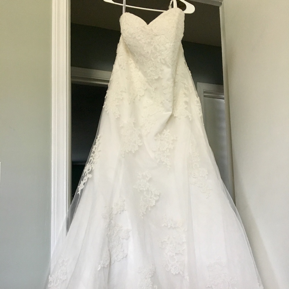 Wedding dress Alfred Angelo 2438